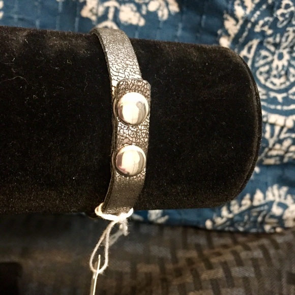 Delicate Black and Gold Sparkle Crystal Bracelet - Picture 2 of 3